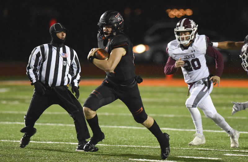 Norman High football: Jenks spoils Tigers' Senior Night, runs away with district win